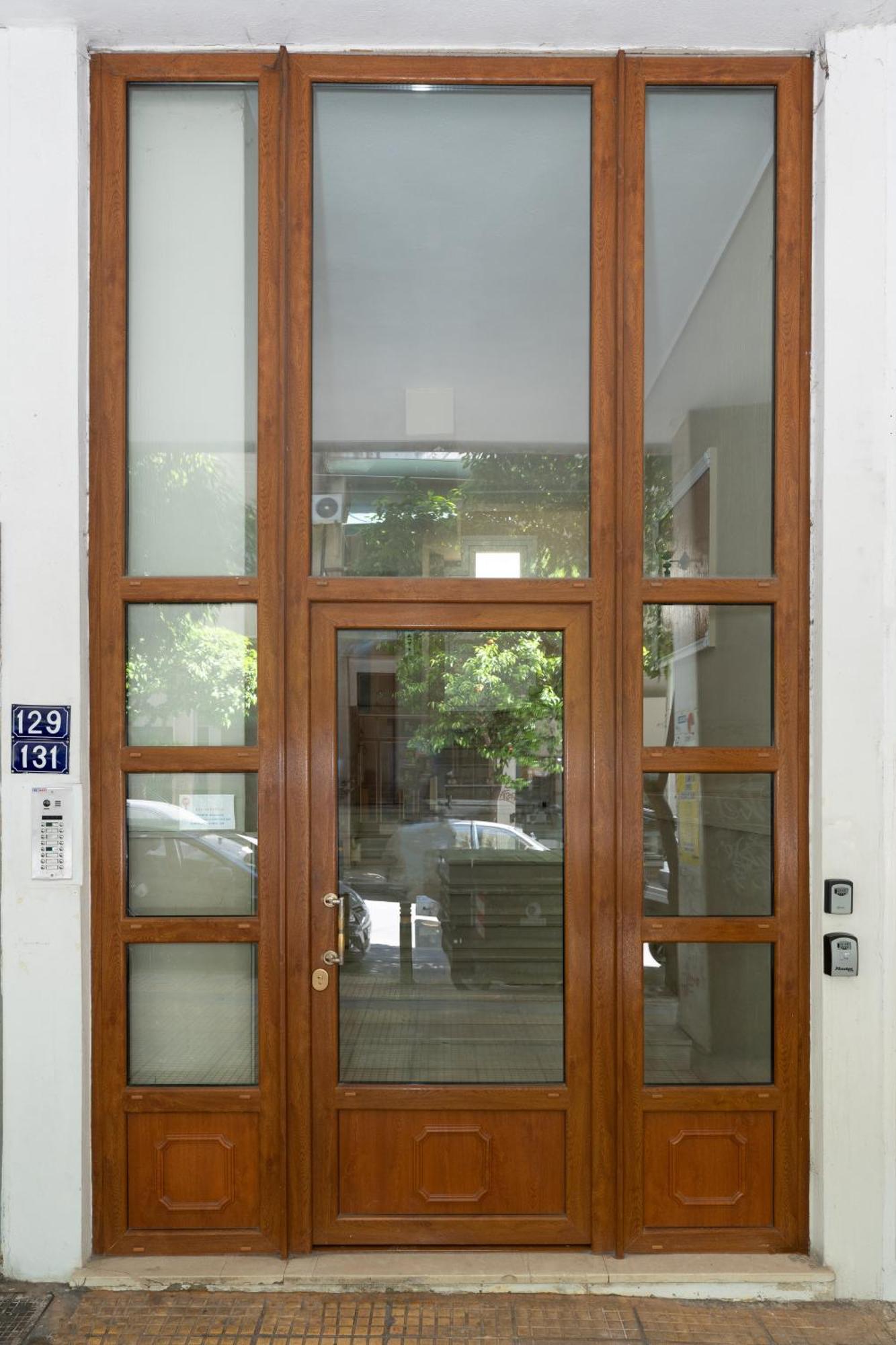 Contemporary Apartment Made Of Wood And Stone. Atenas Exterior foto