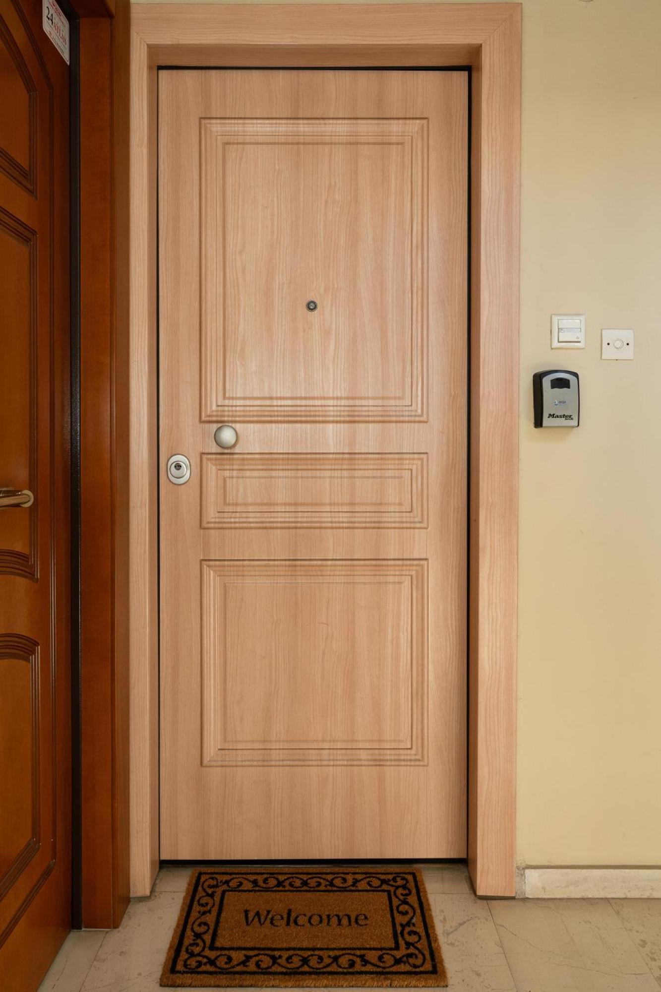 Contemporary Apartment Made Of Wood And Stone. Atenas Exterior foto